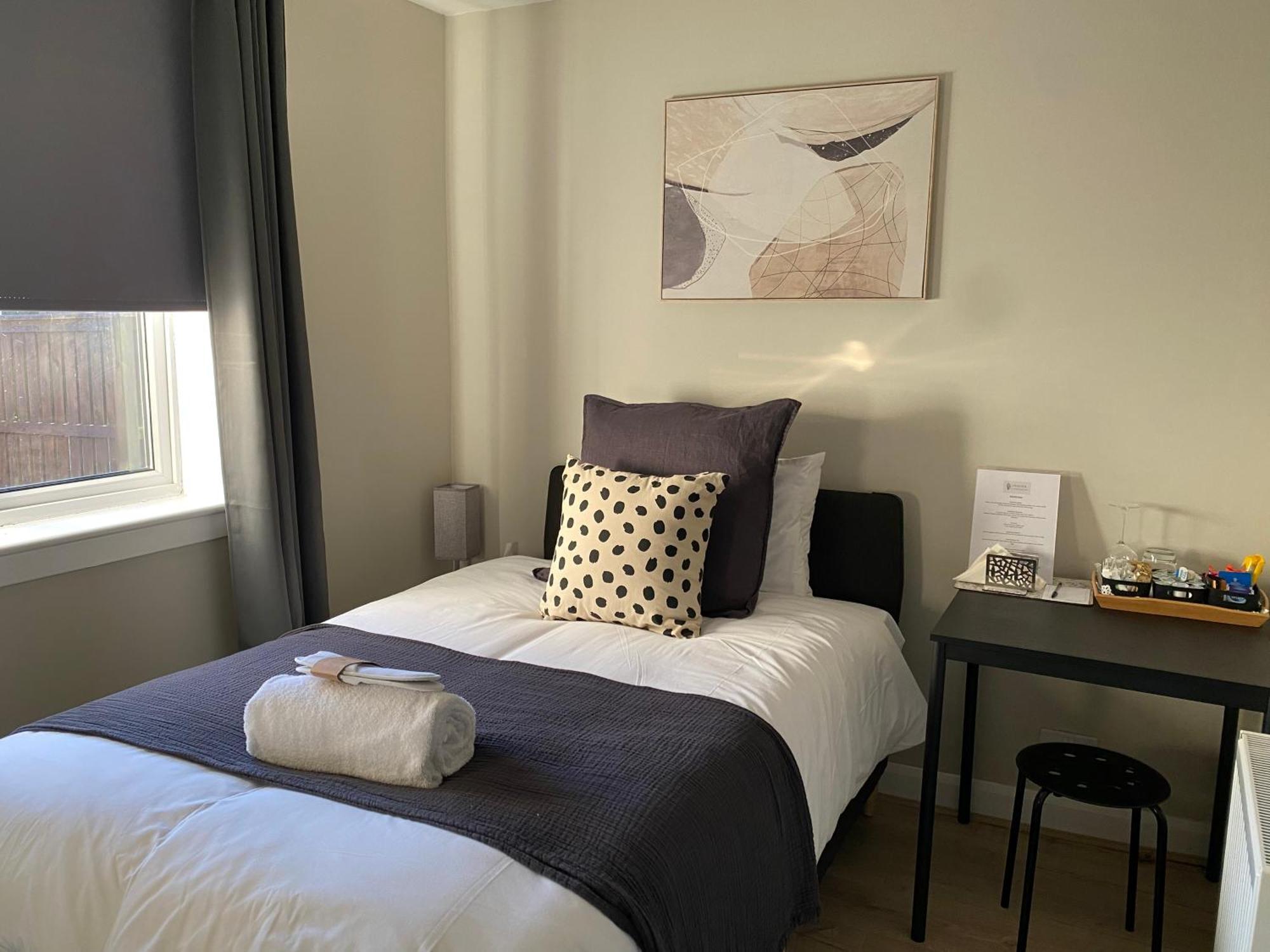 Peacock Guest House Ларгс Екстериор снимка