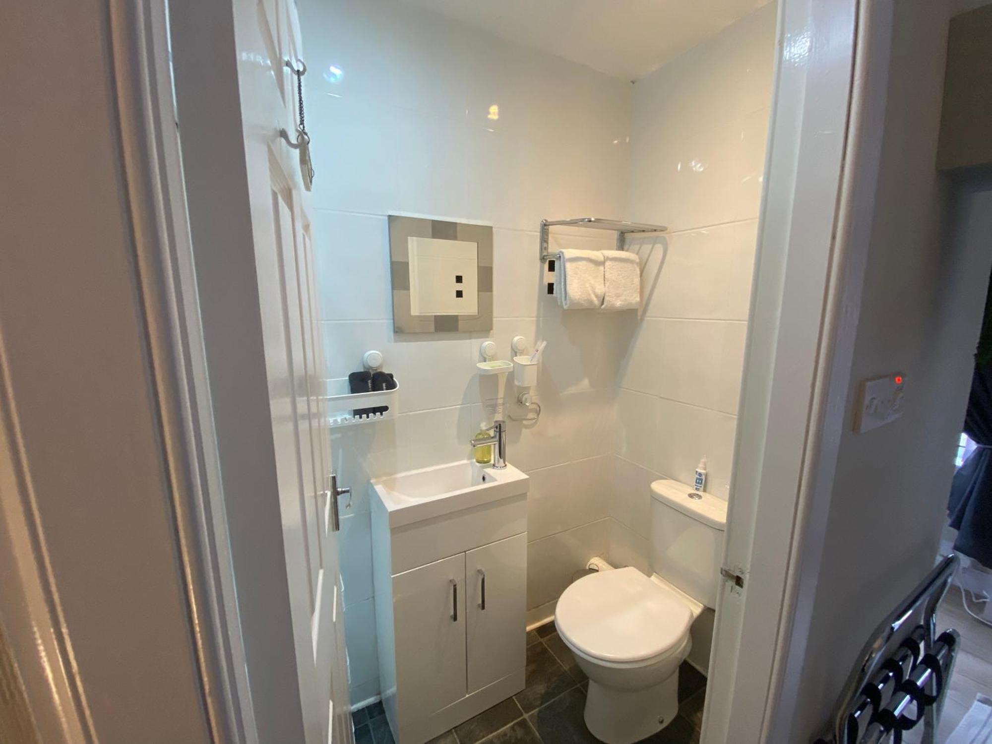 Peacock Guest House Ларгс Екстериор снимка