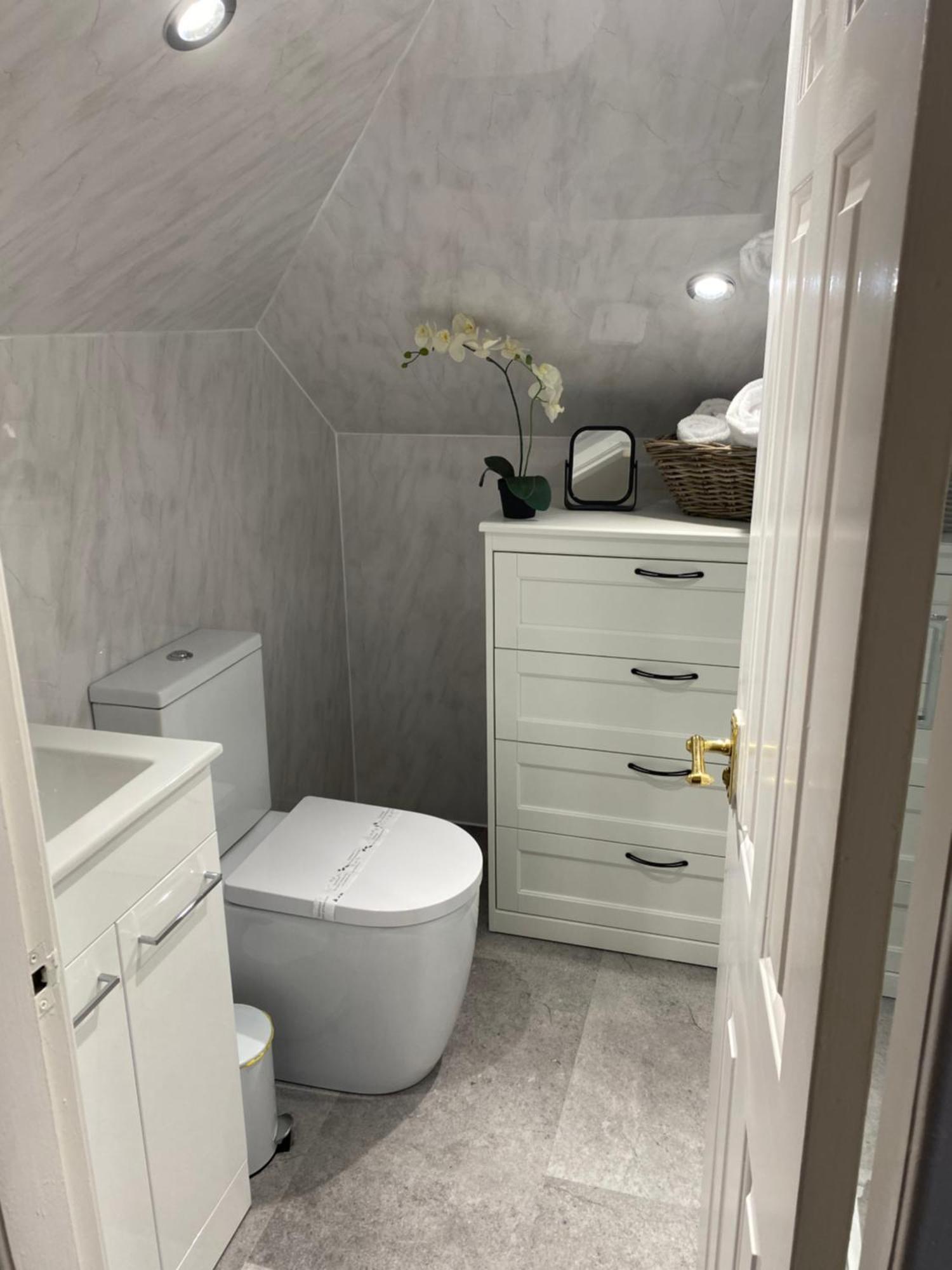 Peacock Guest House Ларгс Екстериор снимка